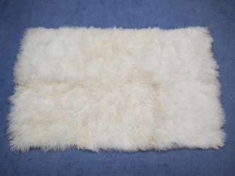 Tibet Lamb Rug: ~6x8 ft: Natural White 